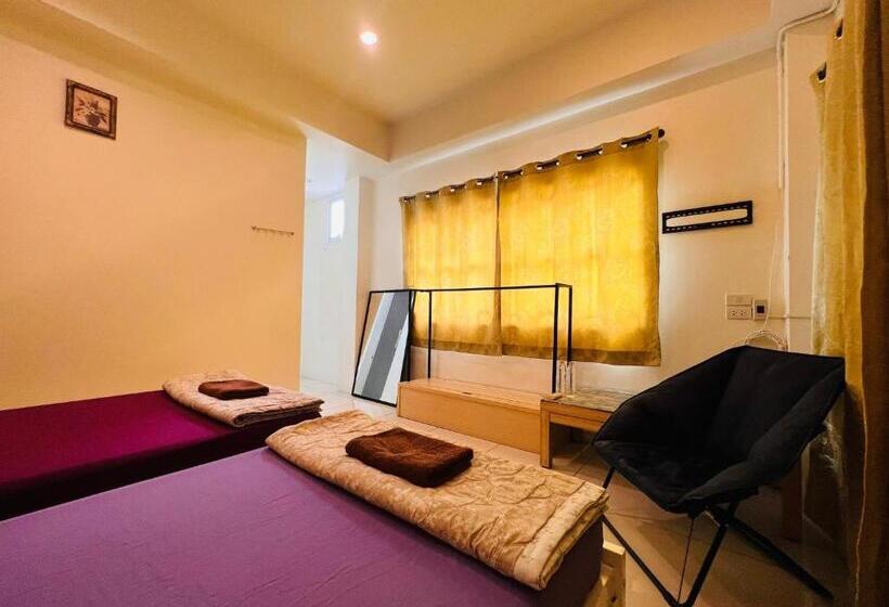 Aekkalukthai Hostel Rayong