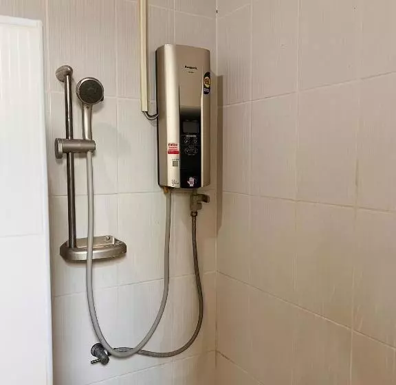 Aekkalukthai Hostel Rayong