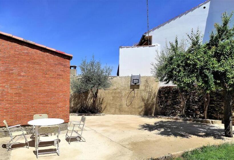 Casa Rural El Huerto Con Jardín