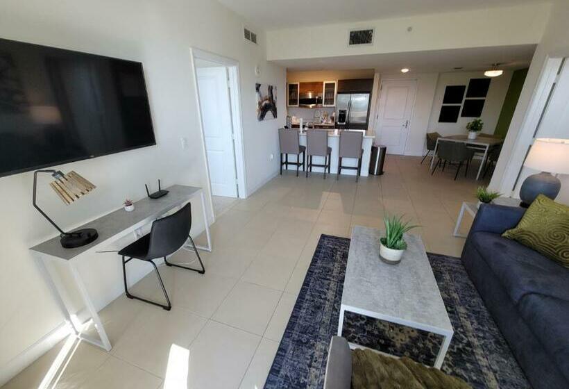 City Place, 2bd2br, Walkability 95