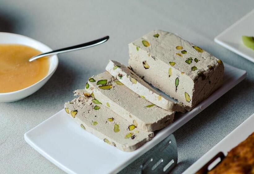 هتل Mert Boutique