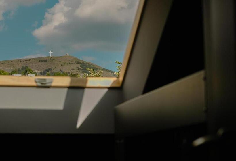 هتل Mert Boutique