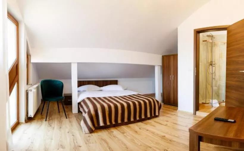 پانسیون La Colțul Castelului Bran