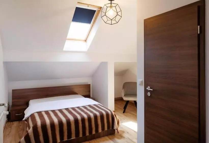 پانسیون La Colțul Castelului Bran