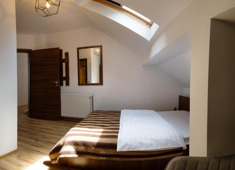 پانسیون La Colțul Castelului Bran