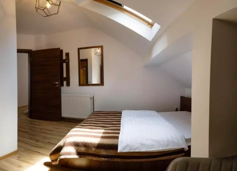 پانسیون La Colțul Castelului Bran