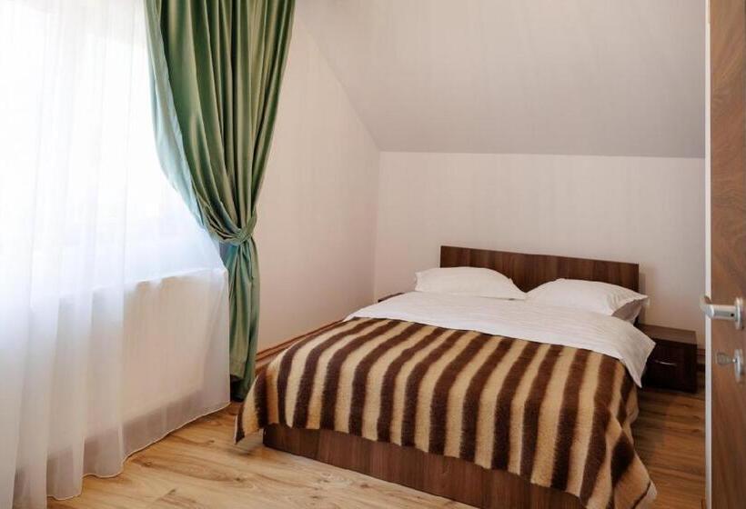 پانسیون La Colțul Castelului Bran