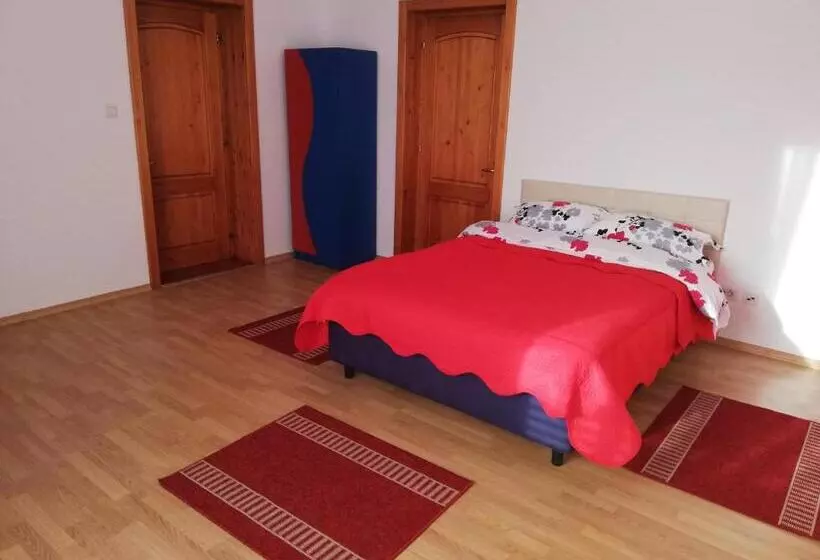 Pensiunea La Safari