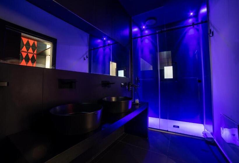 تختخواب و صبحانه Maximum Hub Suite&spa