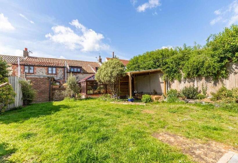 Host & Stay   Honeysuckle Cottage