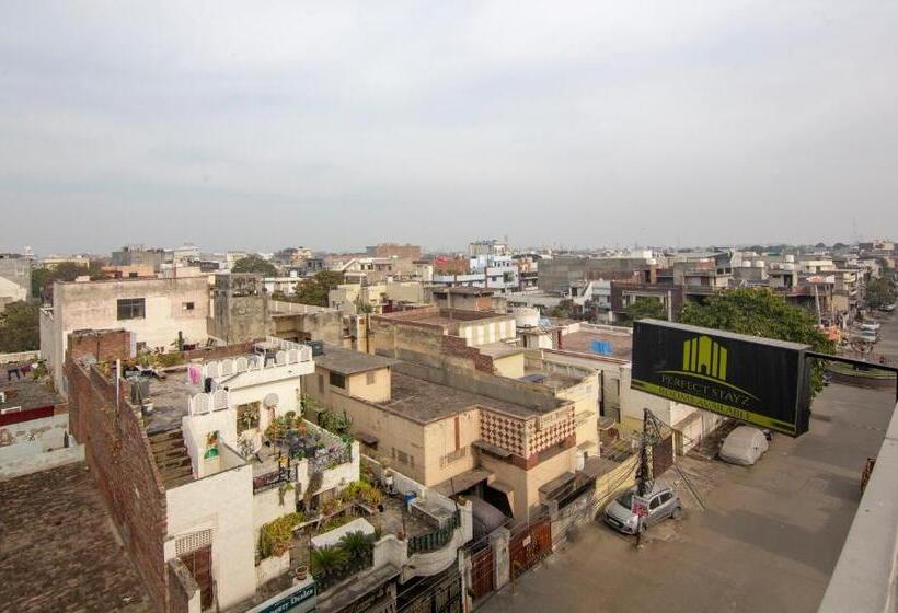 Itsy Hotels Sehdev Residency, Near Golden Temple