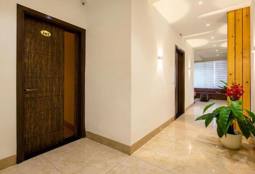 Itsy Hotels Sehdev Residency, Near Golden Temple