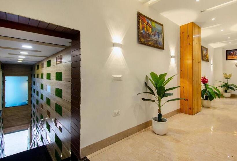 Itsy Hotels Sehdev Residency, Near Golden Temple