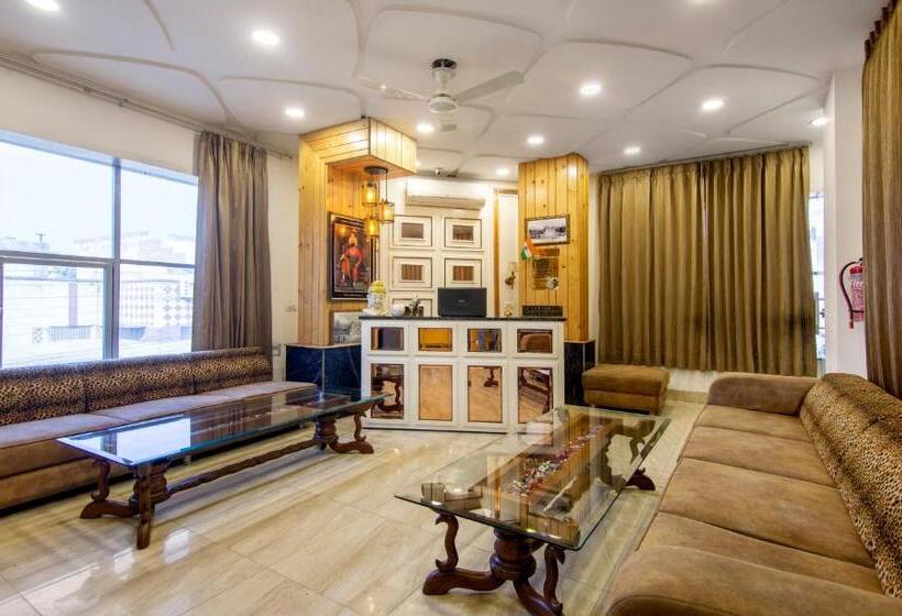 Itsy Hotels Sehdev Residency, Near Golden Temple