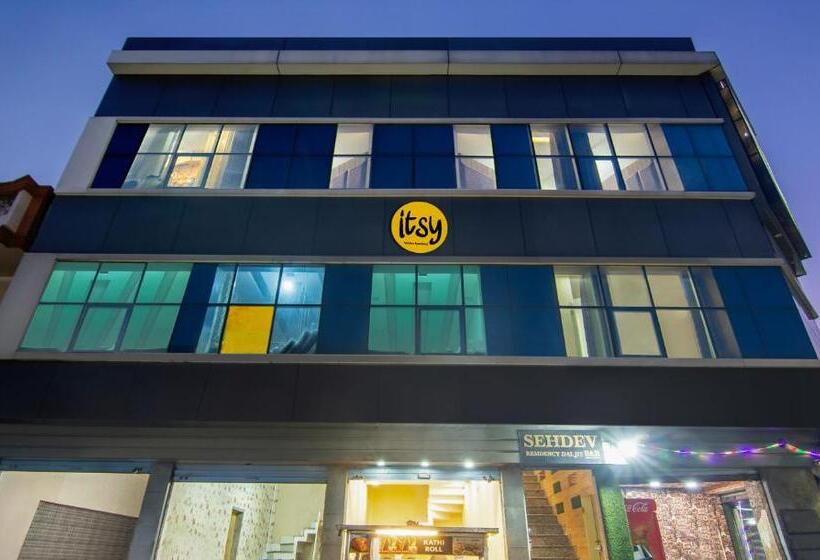 Itsy Hotels Sehdev Residency, Near Golden Temple