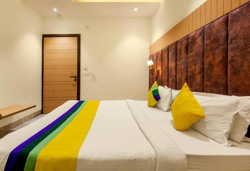 Itsy Hotels Sehdev Residency, Near Golden Temple
