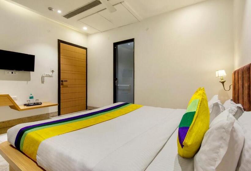 Itsy Hotels Sehdev Residency, Near Golden Temple