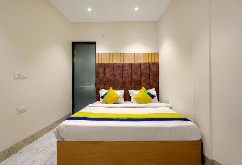Itsy Hotels Sehdev Residency, Near Golden Temple