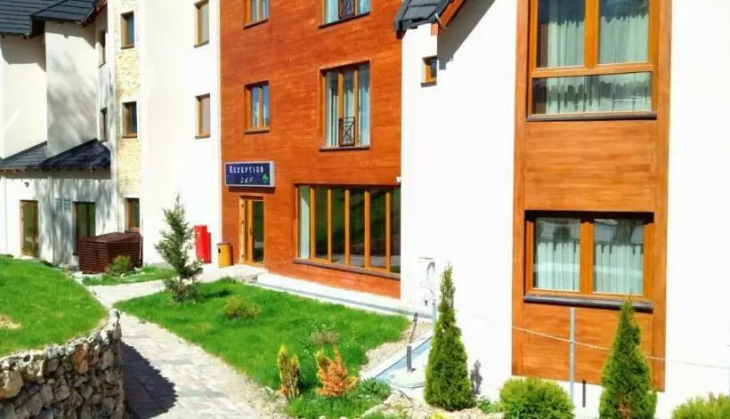 Lucky Milmari Resort