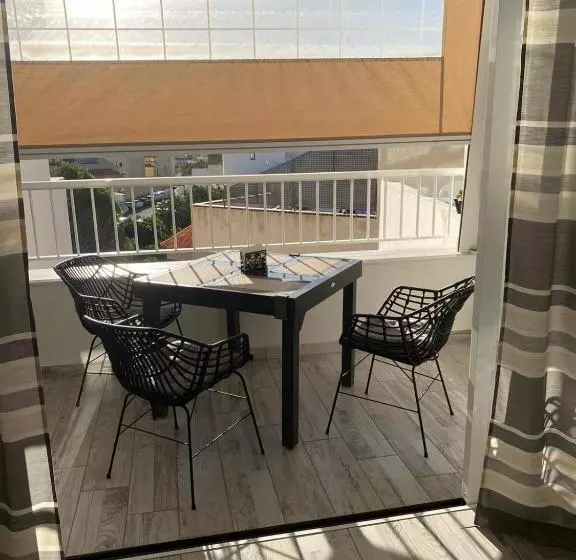 Cozy Apartment In Los Cristianos