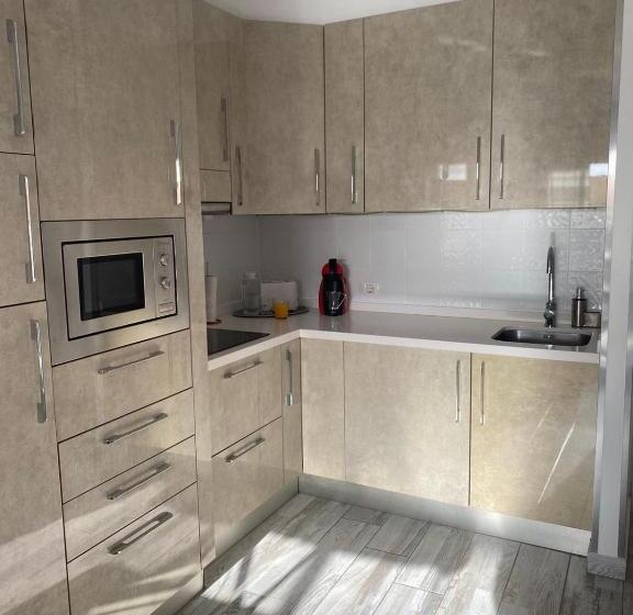 Cozy Apartment In Los Cristianos