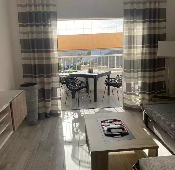 Cozy Apartment In Los Cristianos