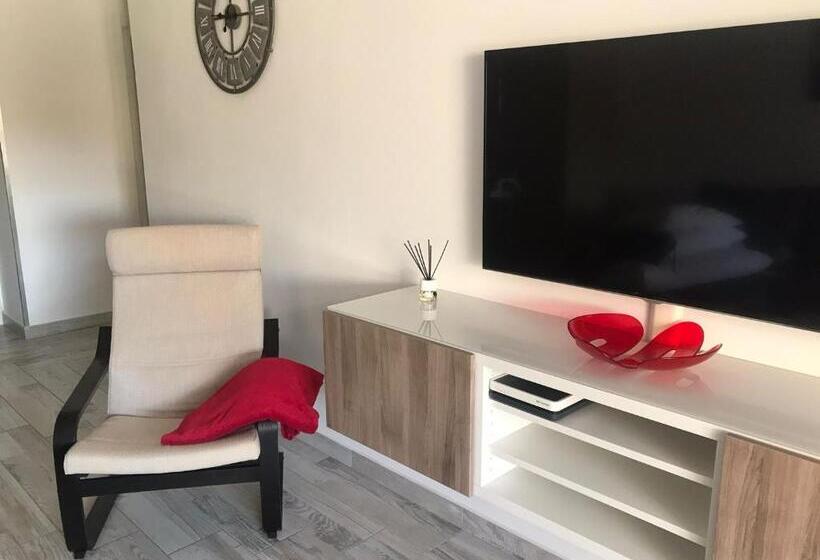 Cozy Apartment In Los Cristianos