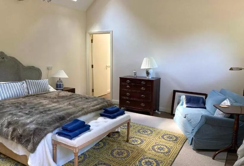 Vineyard Cottage, Hartest   2 Bed With Parking