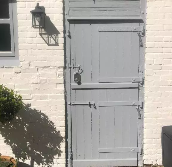 Vineyard Cottage, Hartest   2 Bed With Parking