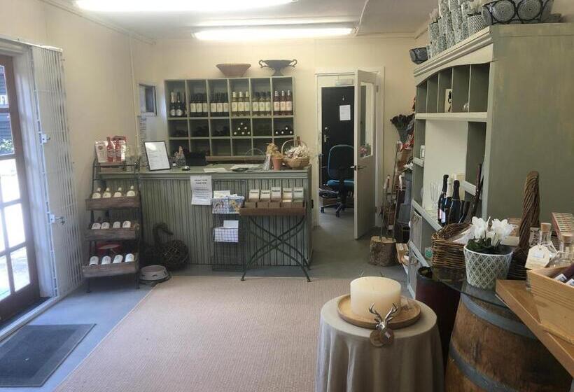 Vineyard Cottage, Hartest 2 Bed With Parking