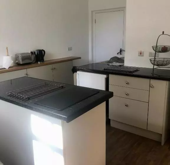 Vineyard Cottage, Hartest   2 Bed With Parking