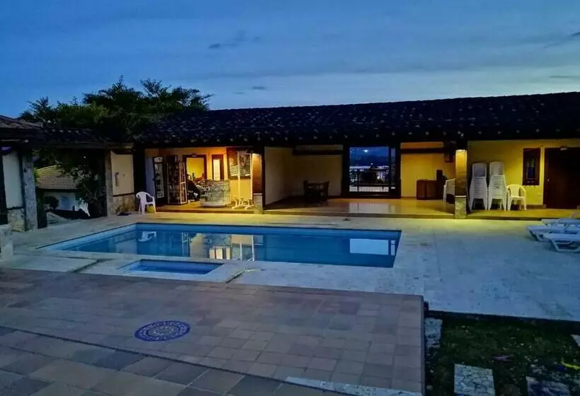 Majatalo Hostal Hollywood Inn Ii