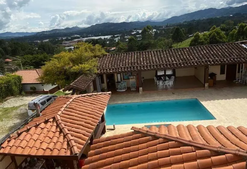 Majatalo Hostal Hollywood Inn Ii