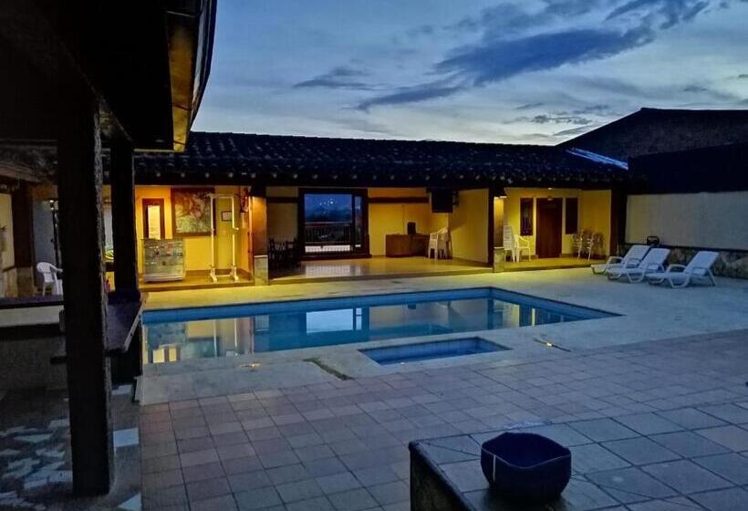 پانسیون Hostal Hollywood Inn Ii