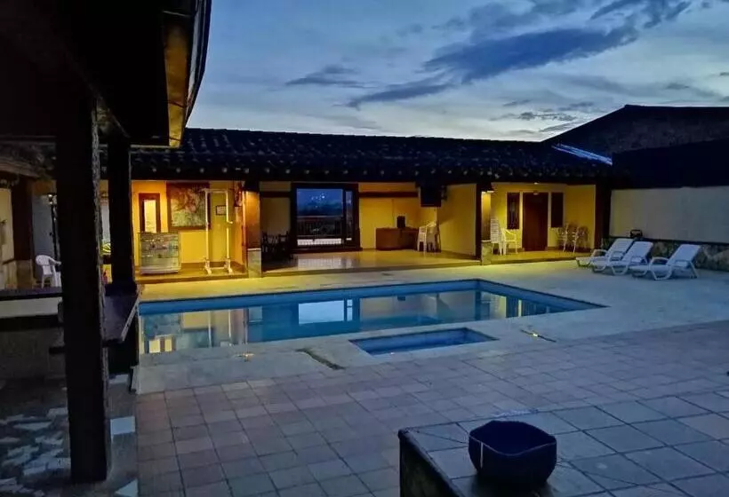 Majatalo Hostal Hollywood Inn Ii