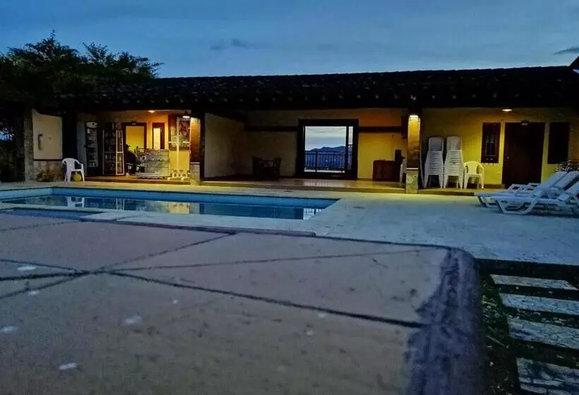 Majatalo Hostal Hollywood Inn Ii