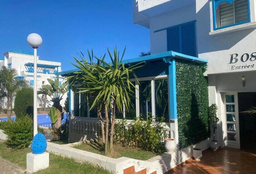 Luxury Apartment With Swimming Pool View