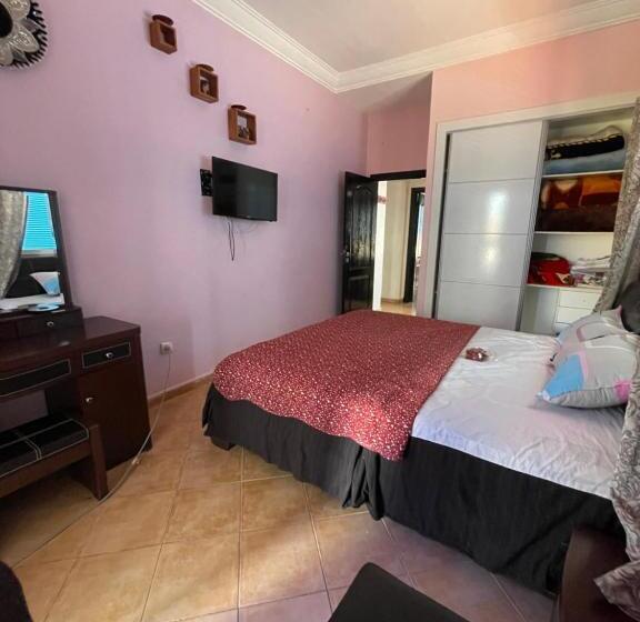 Luxury Apartment With Swimming Pool View