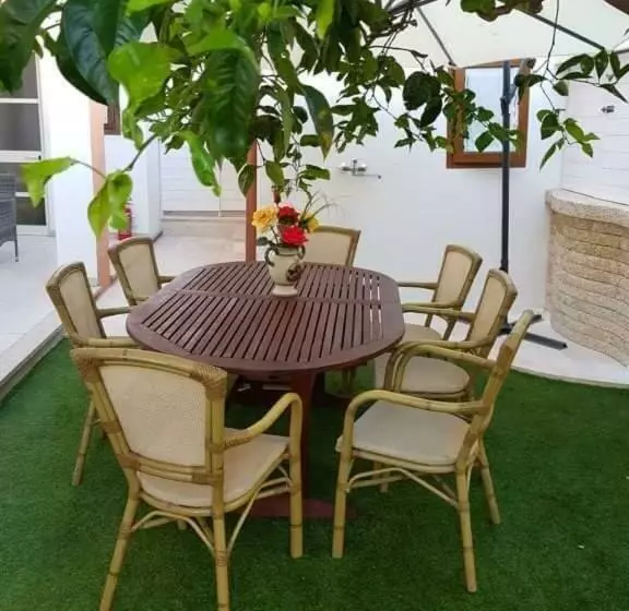 ペンション Economi Depandance Olbia