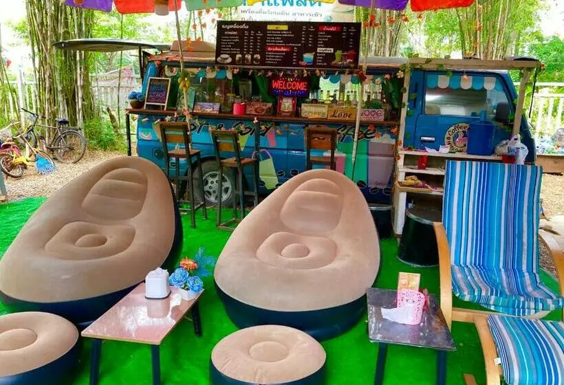 ベッドアンドブレックファースト บ้านอบอุ่น By The Mountain Ozoneบ้านโอโซนขุนเขาแก่งกระจาน
