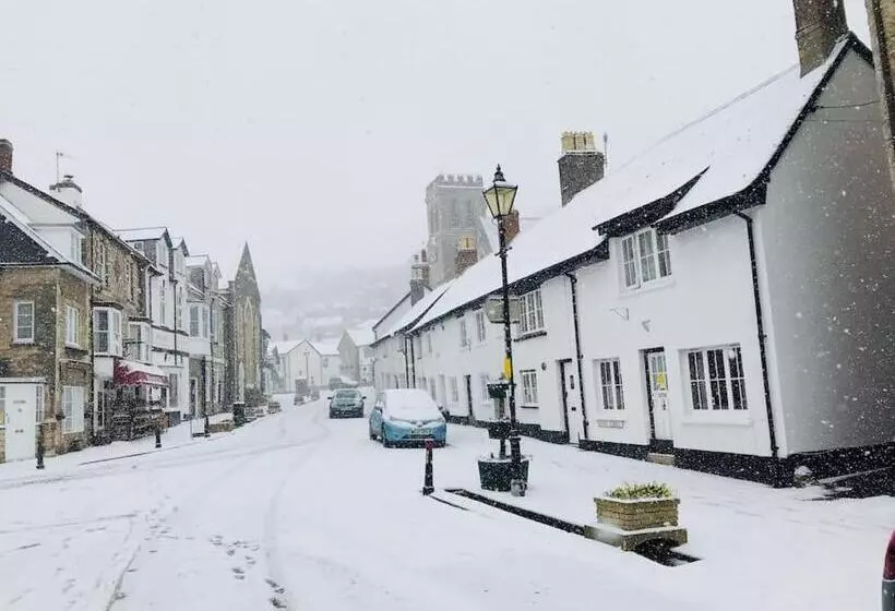 Escape Pod In Devon, 5 Mins From Beach + Parking