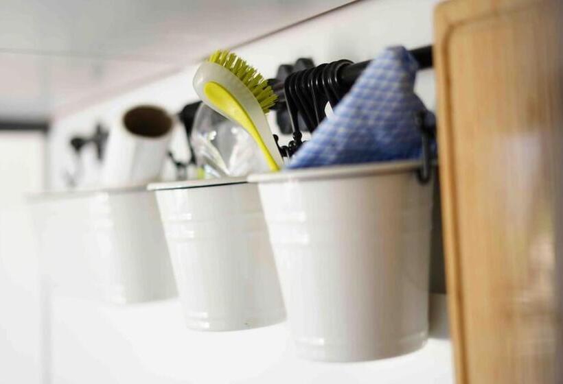 Escape Pod In Devon, 5 Mins From Beach + Parking