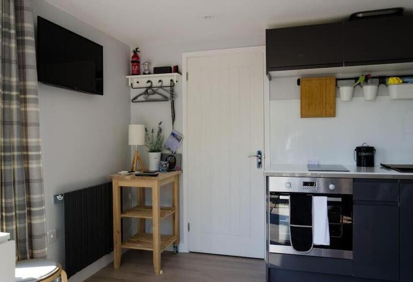 Escape Pod In Devon, 5 Mins From Beach + Parking