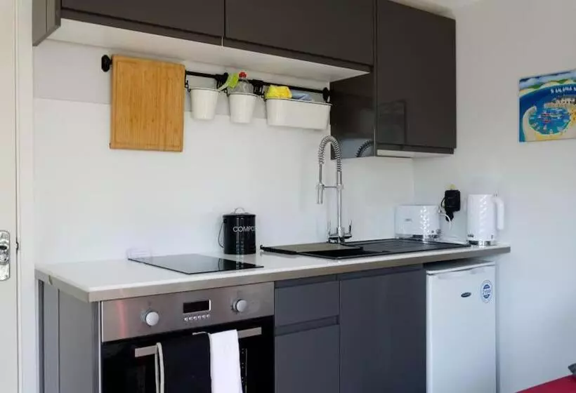 Escape Pod In Devon, 5 Mins From Beach + Parking