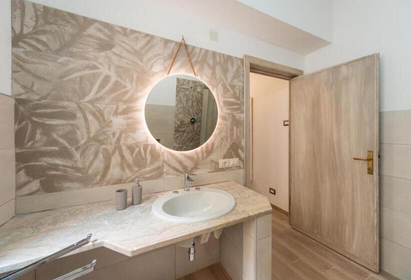 پانسیون Cozy Guest House Downtown