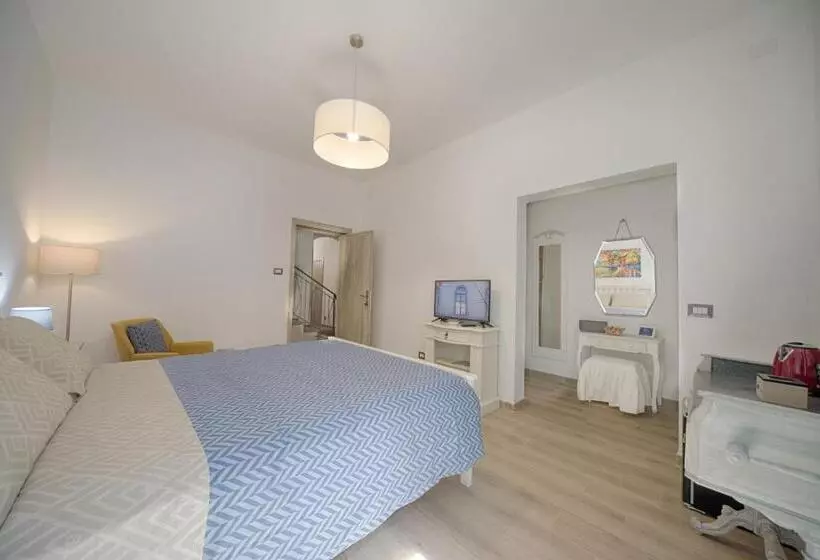 پانسیون Cozy Guest House Downtown