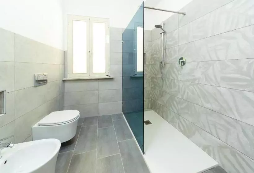 پانسیون Cozy Guest House Downtown