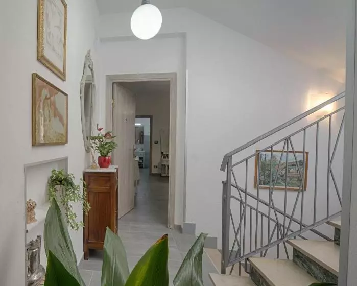 پانسیون Cozy Guest House Downtown