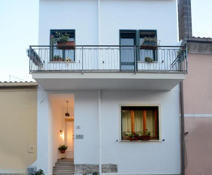 پانسیون Cozy Guest House Downtown