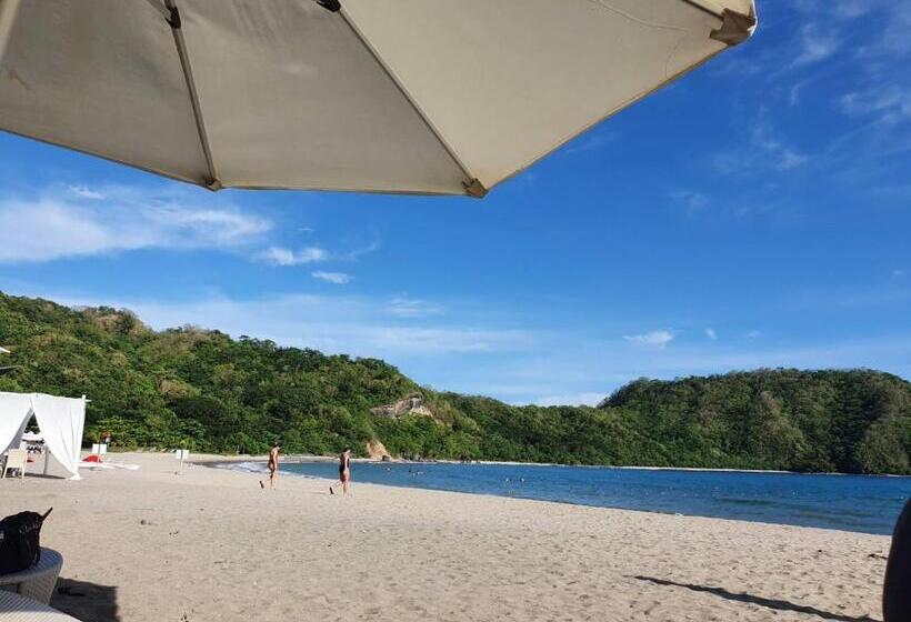 Пансион Pico De Loro Staycation